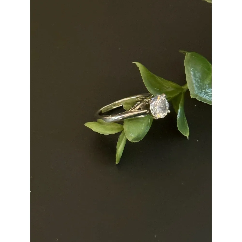 Silver Tone Round Cut Clear Solitaire Ring with Filigree Detail Size 7